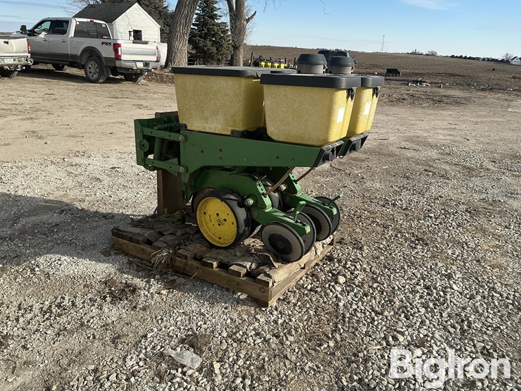 john-deere-7200-image-1
