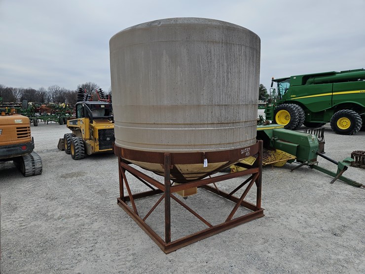 #205504-•-used-conical-tank-image-1
