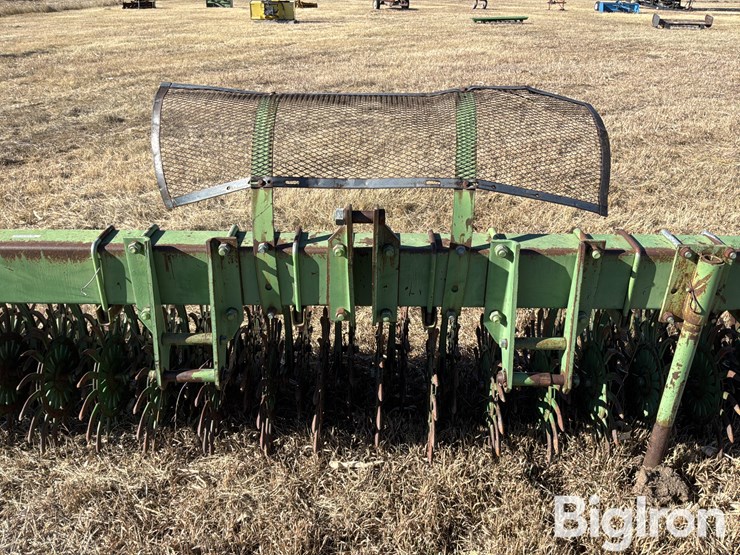 john-deere-e0400-3-pt-rotary-hoe-image-14