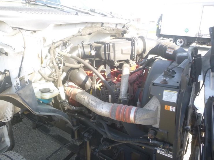 2013-ford-f650-image-16