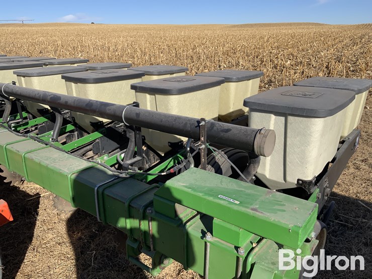 john-deere-7100-image-9