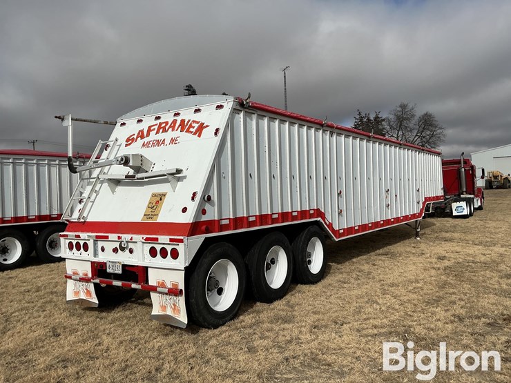 1983-cornhusker-grain-image-5
