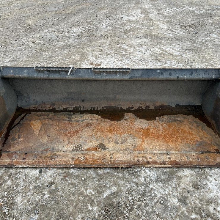 Caterpillar 88” Skid Steer Bucket