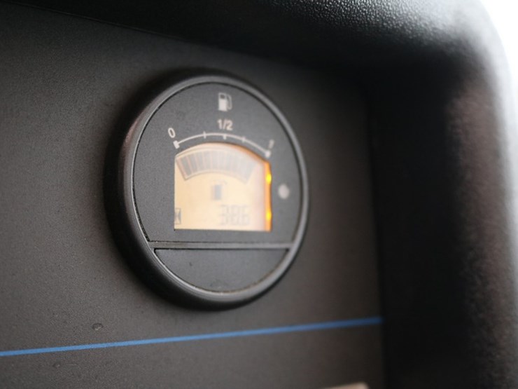 2016-chevrolet-3500-image-14