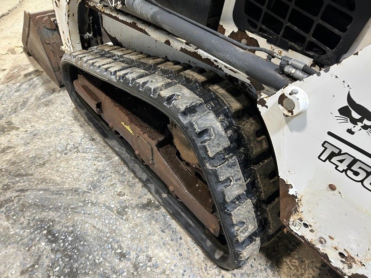 2016-bobcat-t450-image-16