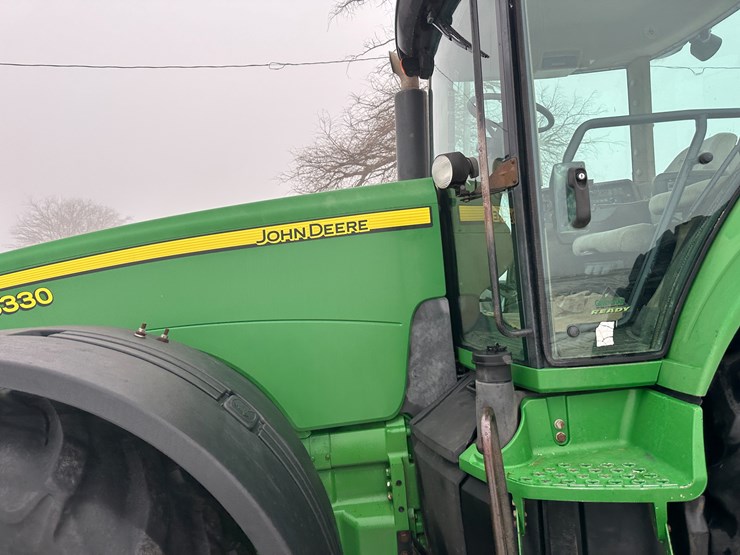john-deere-8330-image-35