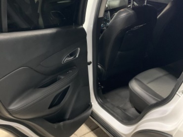 2016-buick-encore-image-24