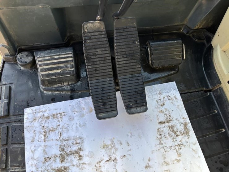 2016-mustang-800z-image-39