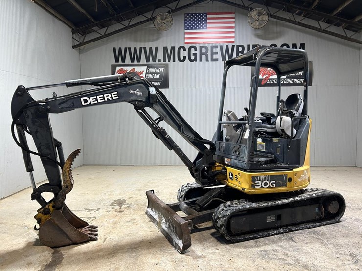 2017-deere-30g-image-1