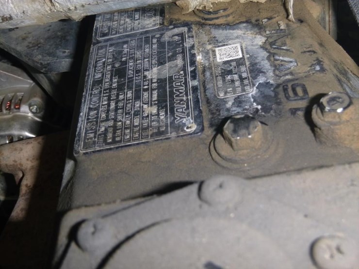 2012-takeuchi-tb180fr-image-33