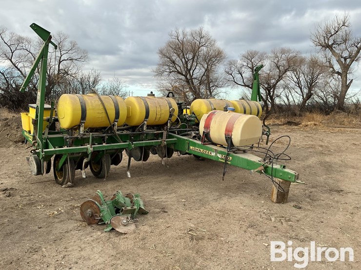 2000-john-deere-1750-image-3