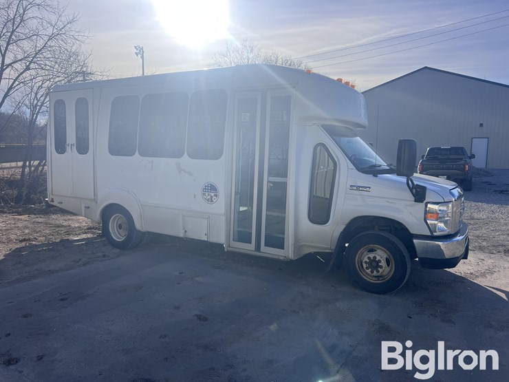 2011-ford-e450-image-3