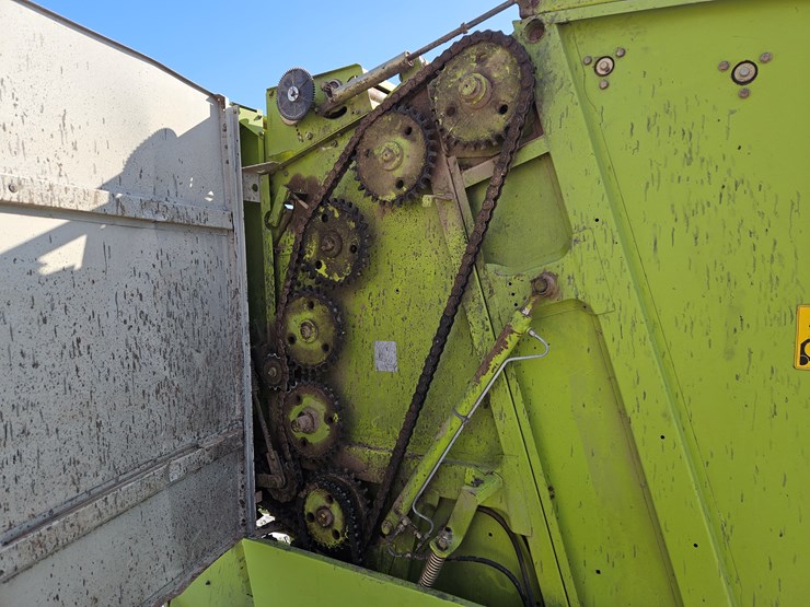 claas-rollant-66-image-10