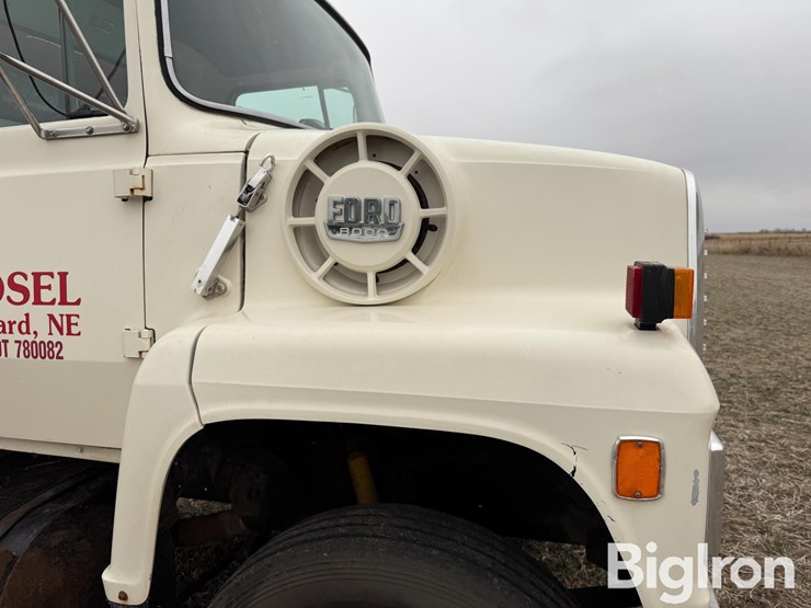 1979-ford-ln8000-image-9