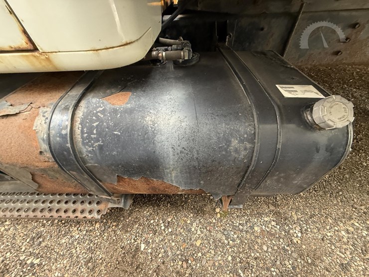 1998-international-4700-image-10