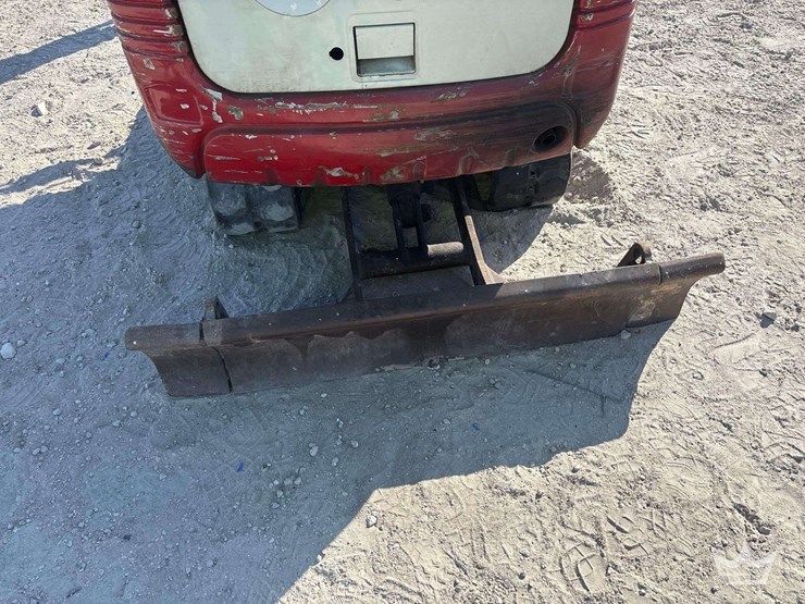 2011-takeuchi-tb016-mini-excavator-image-5