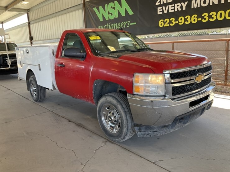 2012-chevrolet-silverado-2500-image-2