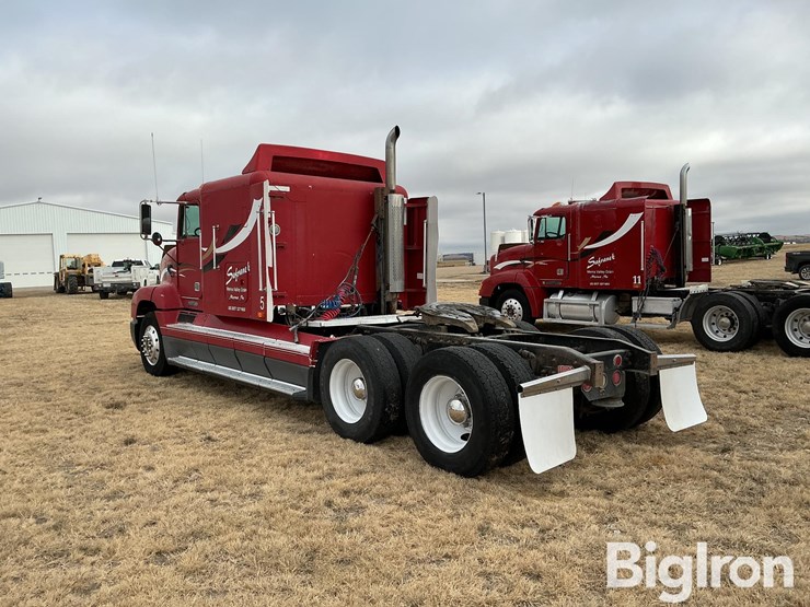 1995-freightliner-fld112-image-6