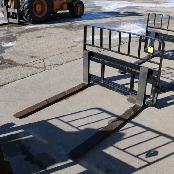 #4165 • Walco 48" Pallet Forks