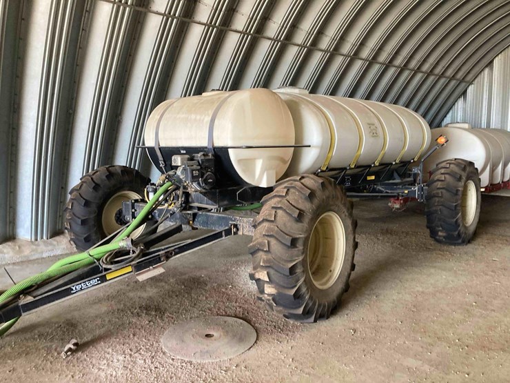 yetter-fertilizer-cart-image-2