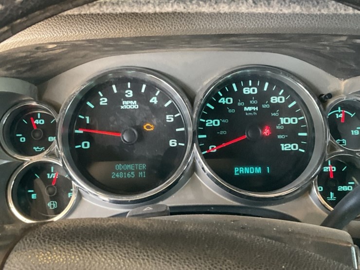 2012-chevrolet-silverado-2500-image-18