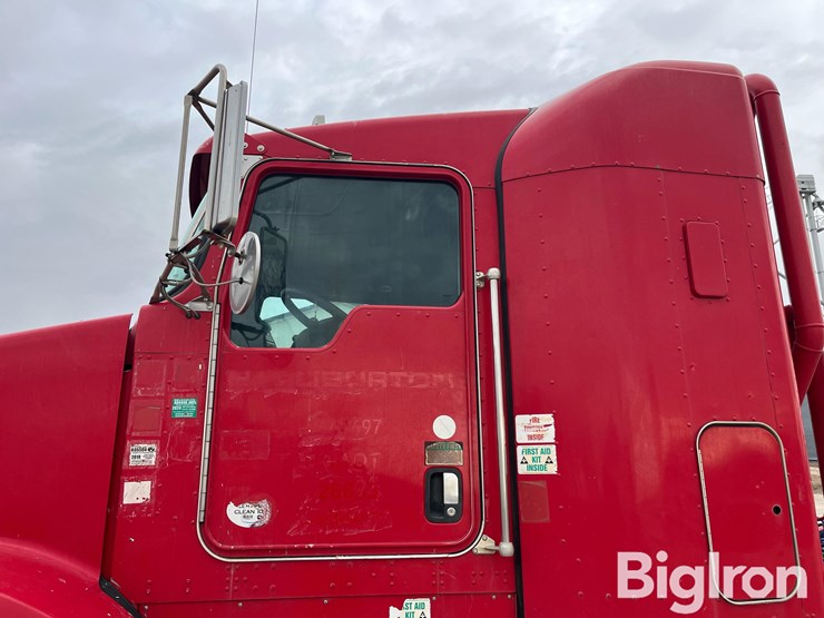 2011-kenworth-t800-image-12