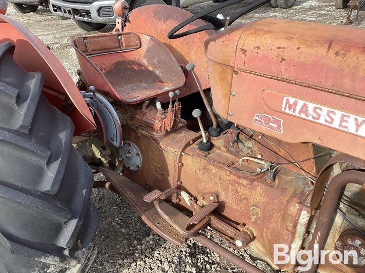 1958-massey-ferguson-65-image-17