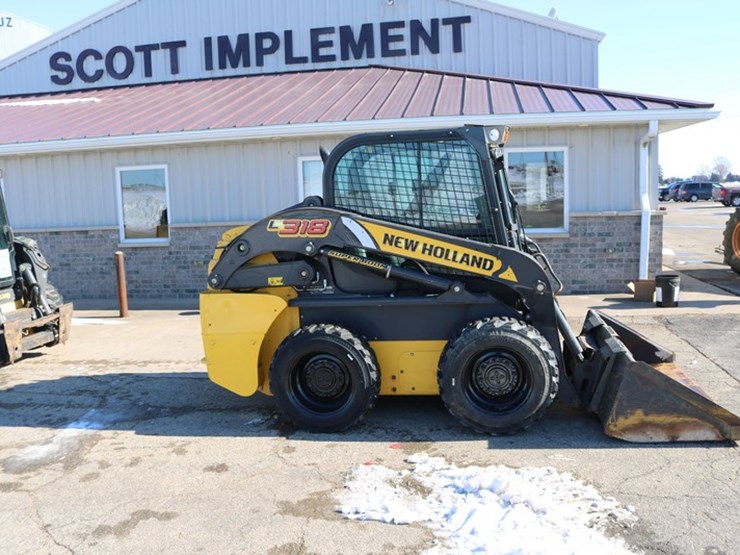 new-holland-l318-image-1