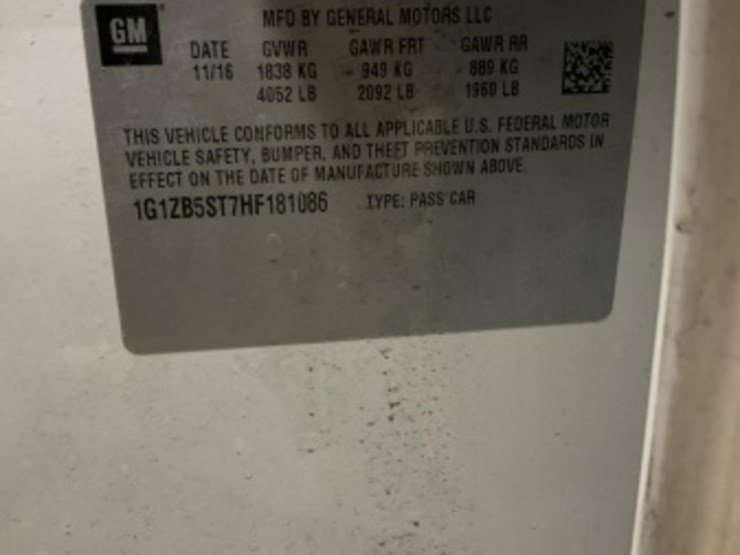 2017-chevrolet-malibu-ls-sdn-image-16