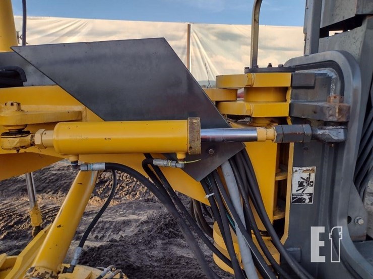 2004-volvo-g86-image-32