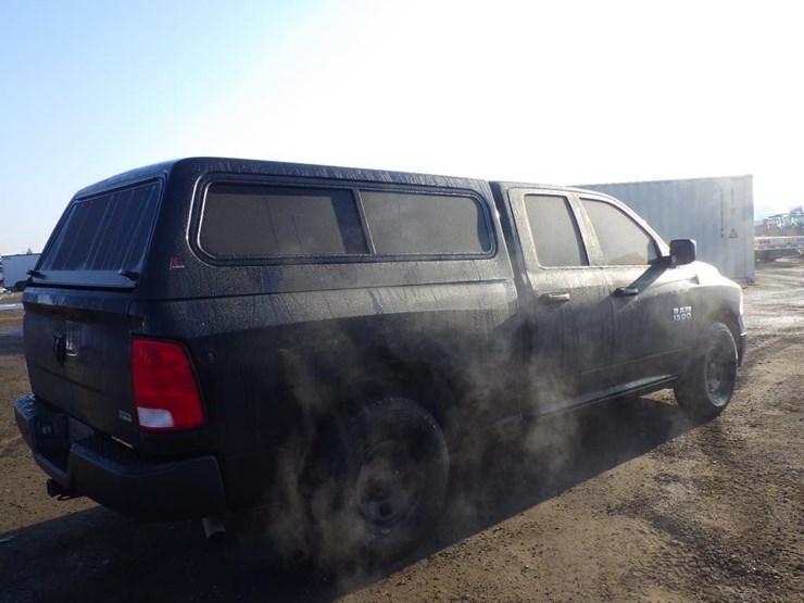 2015-dodge-1500-image-3