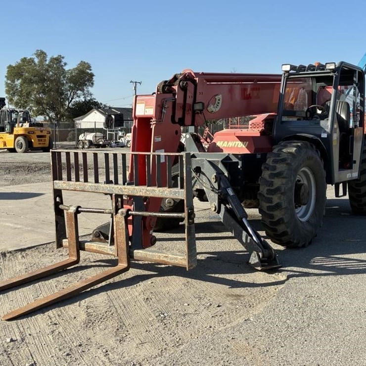 2015 MANITOU MT10055