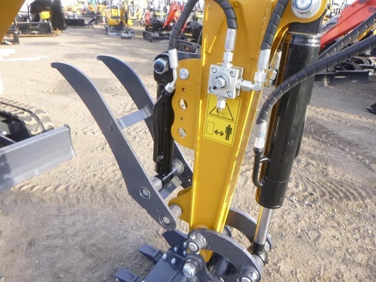 2025-agt-xz20r-hydraulic-excavator-image-12