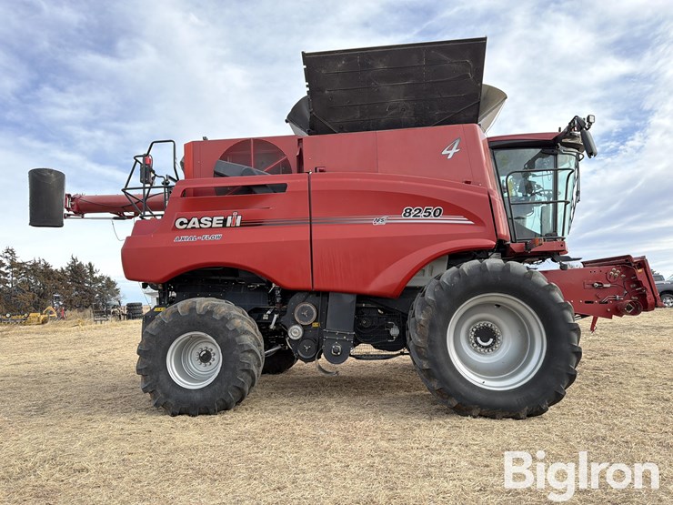 2020-case-ih-8250-image-1