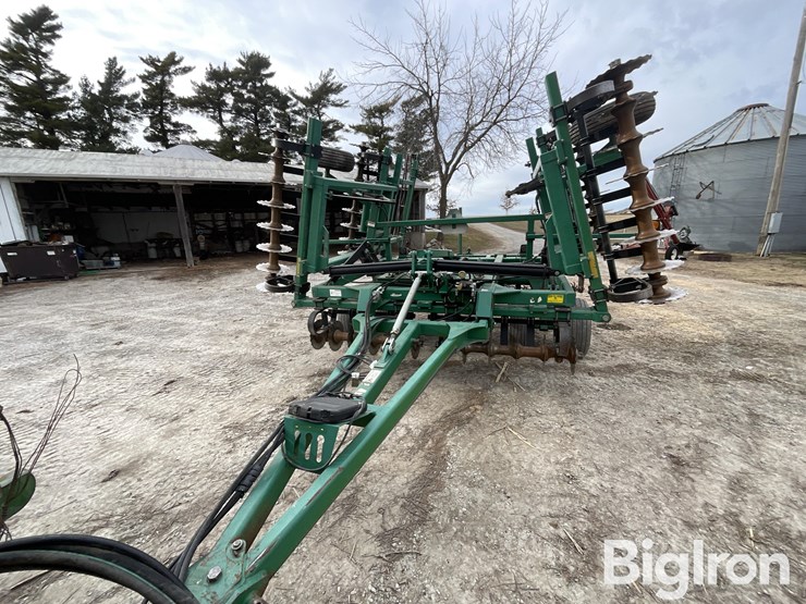 great-plains-2400tt-image-2