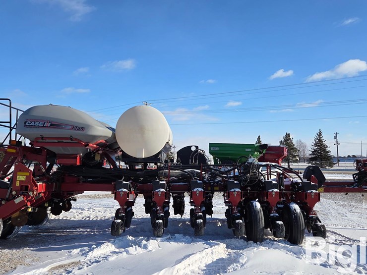 2014-case-ih-1255-image-4