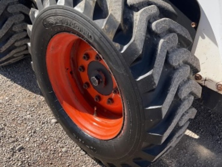 2009-bobcat-s205-image-8