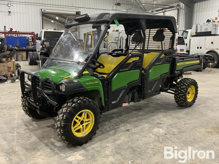 2019-john-deere-gator-image-1