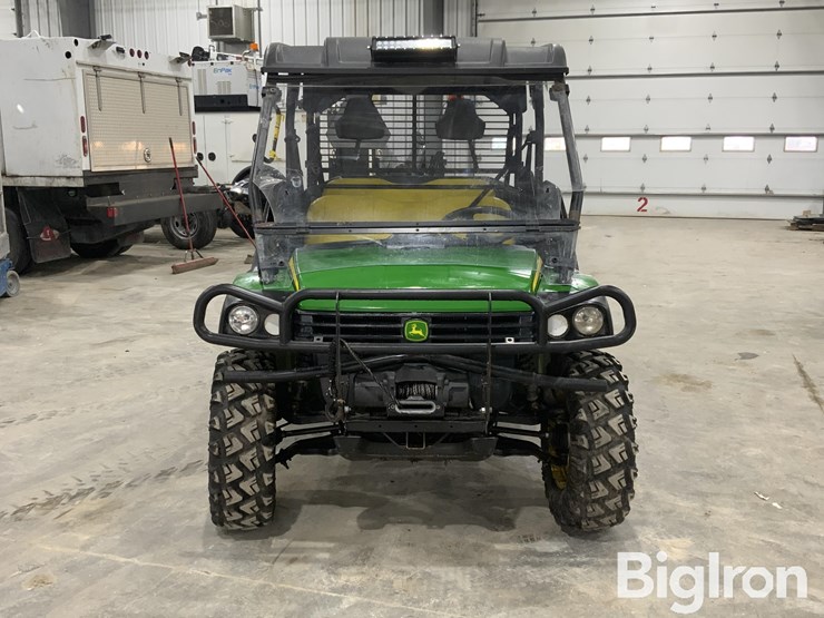 2019-john-deere-gator-image-2