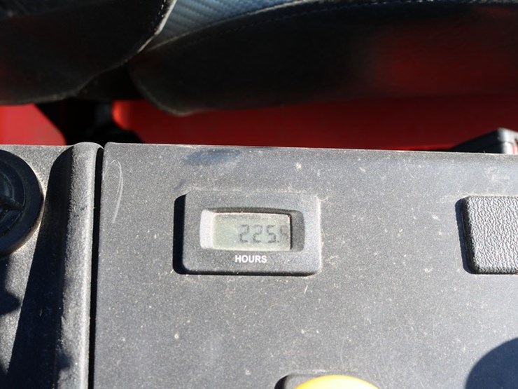 #4144-•-simplicity-cobalt-zero-turn-mower-image-7