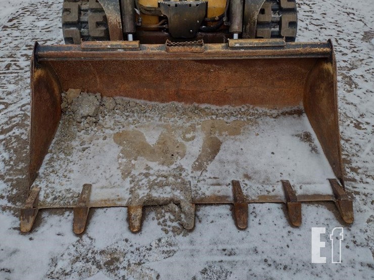 2019-deere-317g-image-16