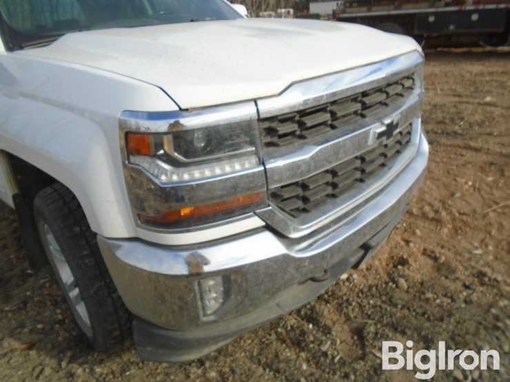 2018-chevrolet-silverado-1500-lt-image-13