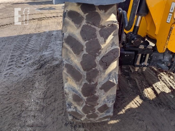 2017-jcb-510-42-image-21