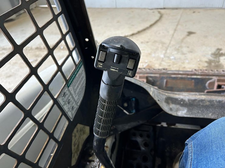 2016-bobcat-t450-image-22