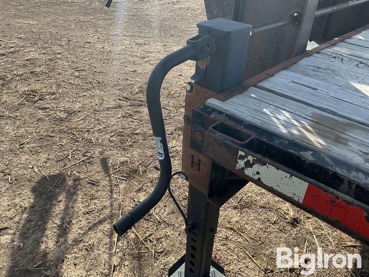 2015-h&h-t/a-gooseneck-flatbed-trailer-image-16