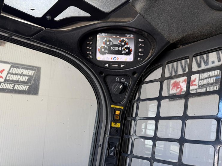 2023-bobcat-t770-image-24