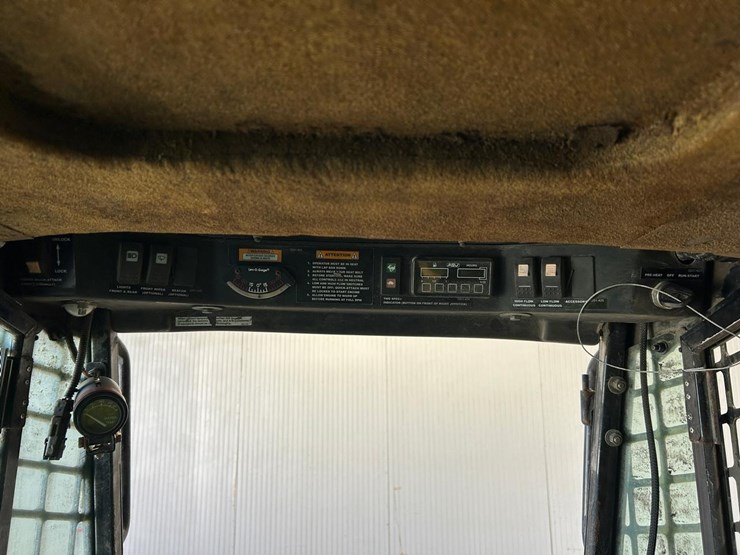 asv-rc-100-skid-steer-loader-image-22