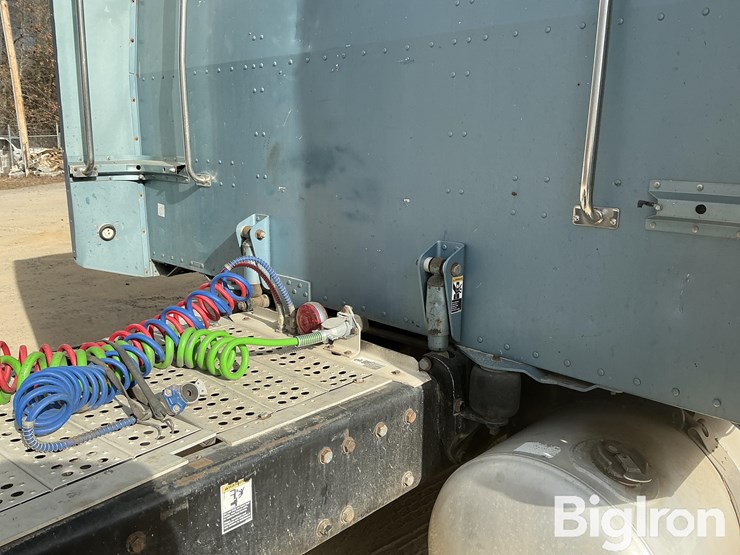 2005-peterbilt-379-image-16