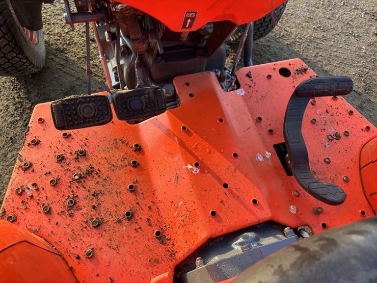 2017-kubota-l4701d-image-30