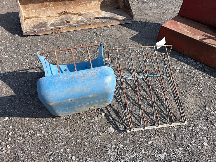 #495-•-(3)-wall-mount-hay-feeders-image-1